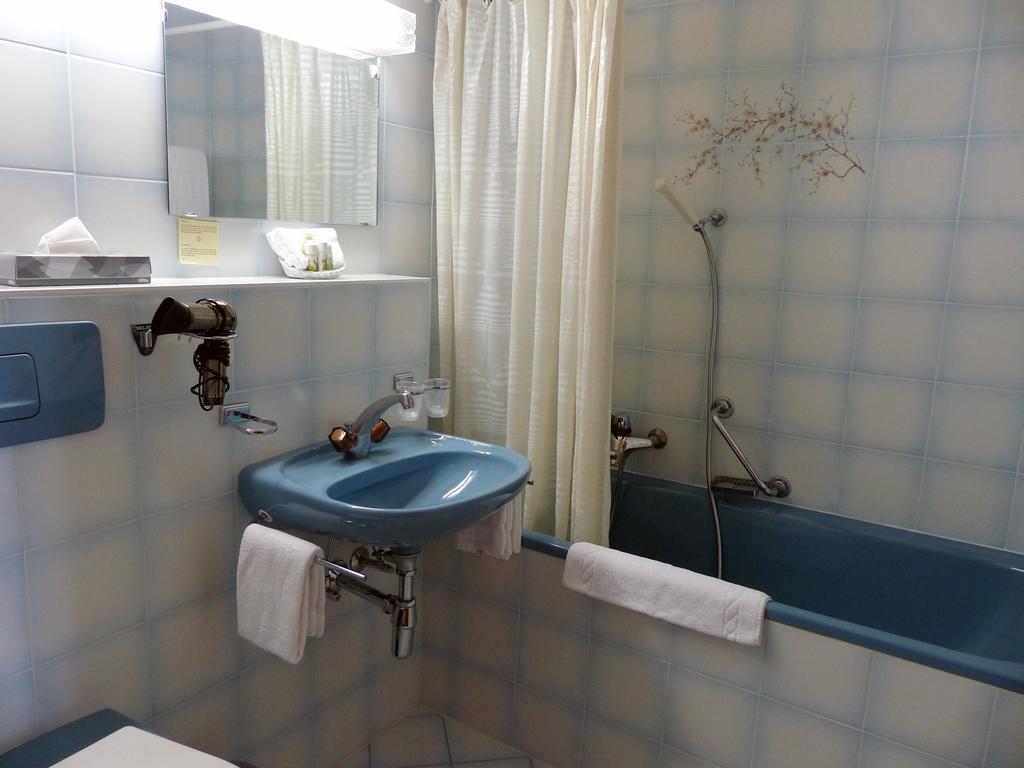Shed Hotel Verbier Room photo